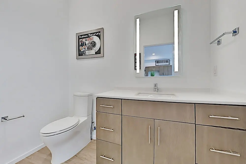 Illume Urban Showstopper Private Balcony 1 Bedroom Condo
