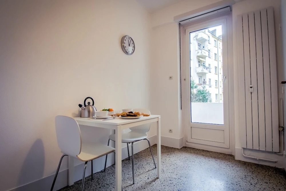 Comfy 3 Beds Near Parc de L'orangerie