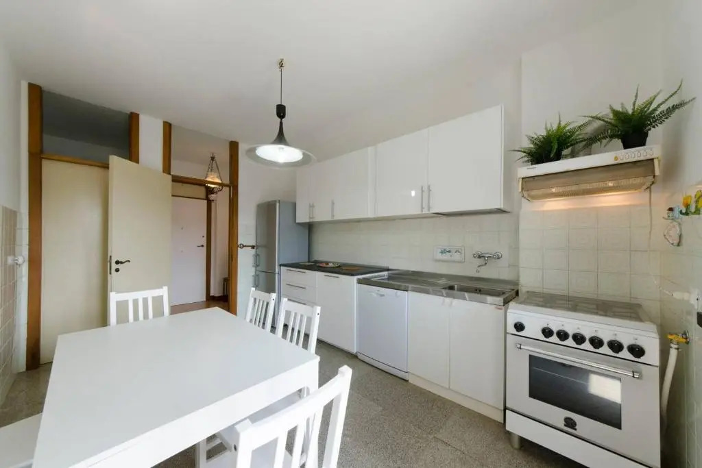 ALTIDO Apt Suitable for Families up to 8, with Parking