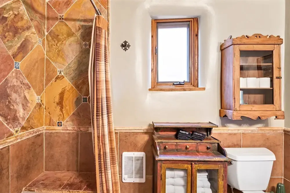 Amor - Historic Adobe in the Heart of The Railyard and Downtown Santa Fe, Hot Tub