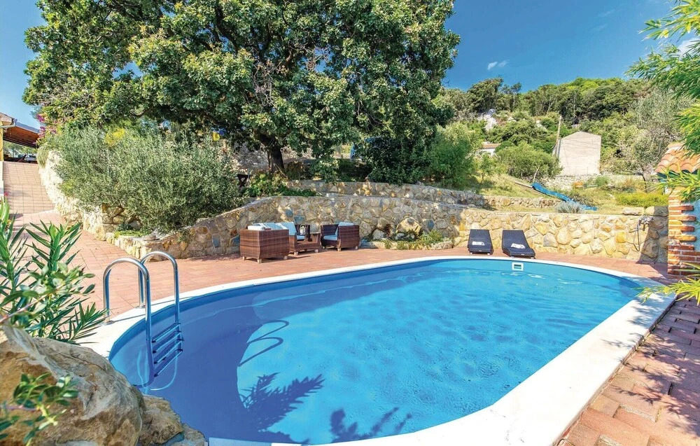 Beautiful Home in Supetarska Draga With Wifi and 3 Bedrooms