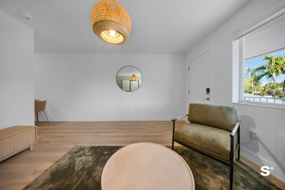 Chic 1-BD Apt in Miami Gym-Free Parking