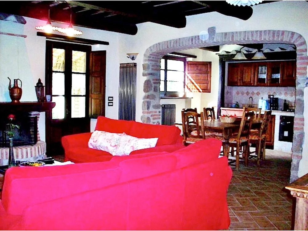 House With 4 Bedrooms in Montelaterone, With Wonderful Mountain View,