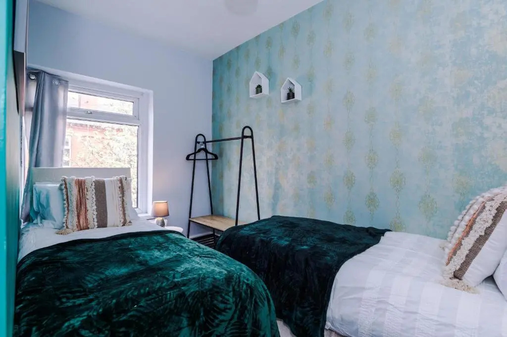 ✪ LEISURE/BUSINESS ✪ 3 Bed House /W Parking ✪ WiFi