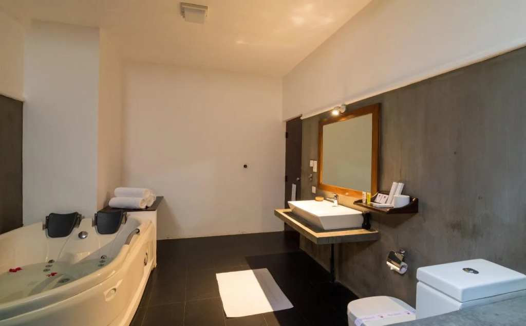 Camellia Resort and Spa
