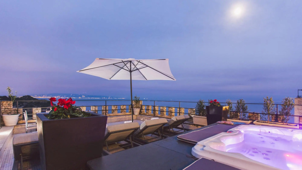 Torre Pirandello 6, Emma Villas