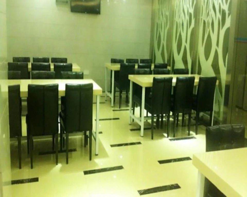 Hanting Express Jiading Middle Dengliu Road
