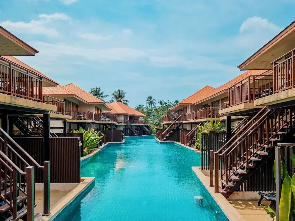 Blue Bay Resort - Access to Pool and Beach-Phuket & Krabi
