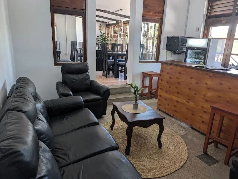 Q2 Bar & Guesthouse