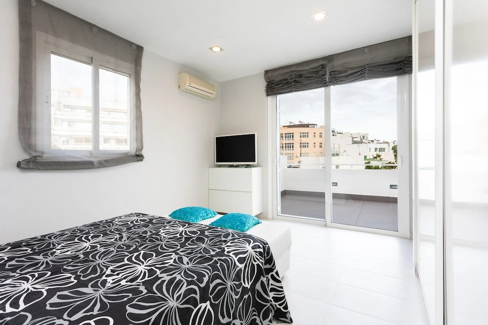 HomeLike Stunning Sea Front House El Poris