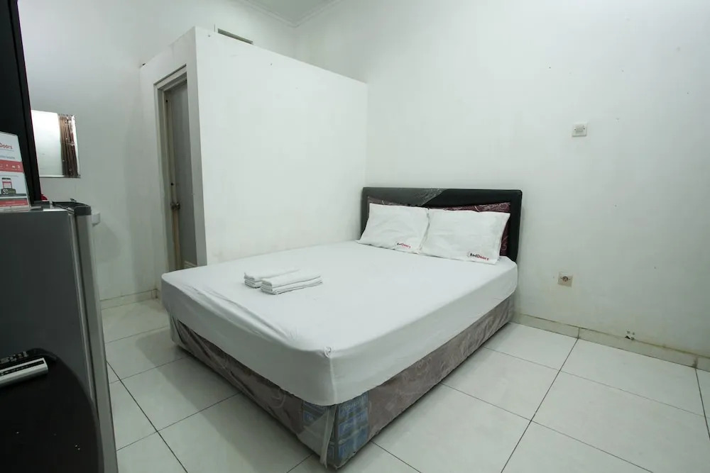 Reddoorz near Kejaksaan Negeri Surabaya