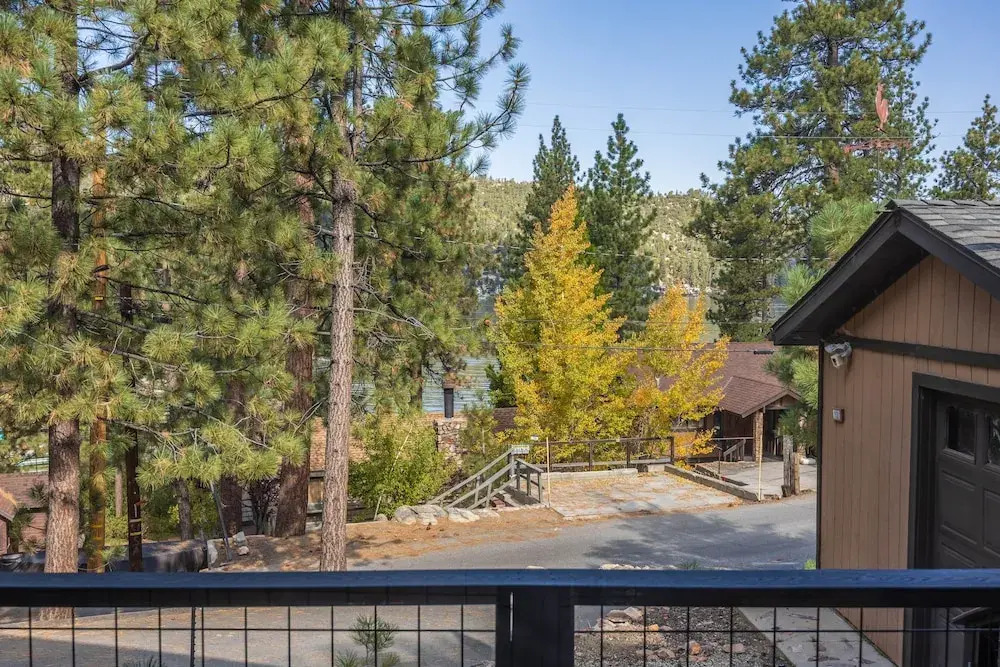 64 - Top Of The Lake 4 Bedroom Home