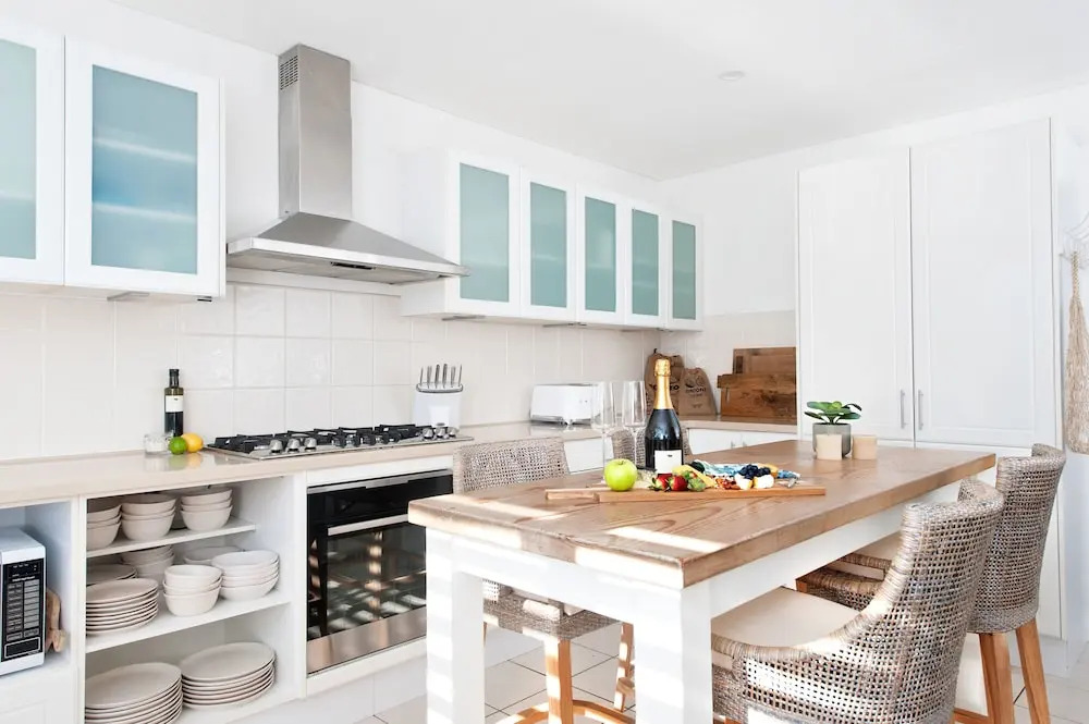 Arabella - Stylish Seaside Sanctuary With Views