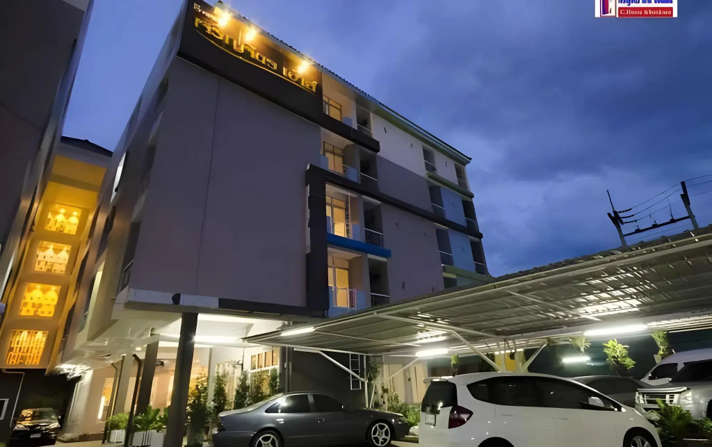 Charoenchit House