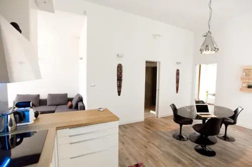 Ice Breaker Apartment