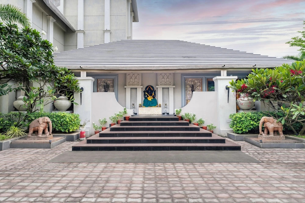 Pramod Convention & Beach Resorts