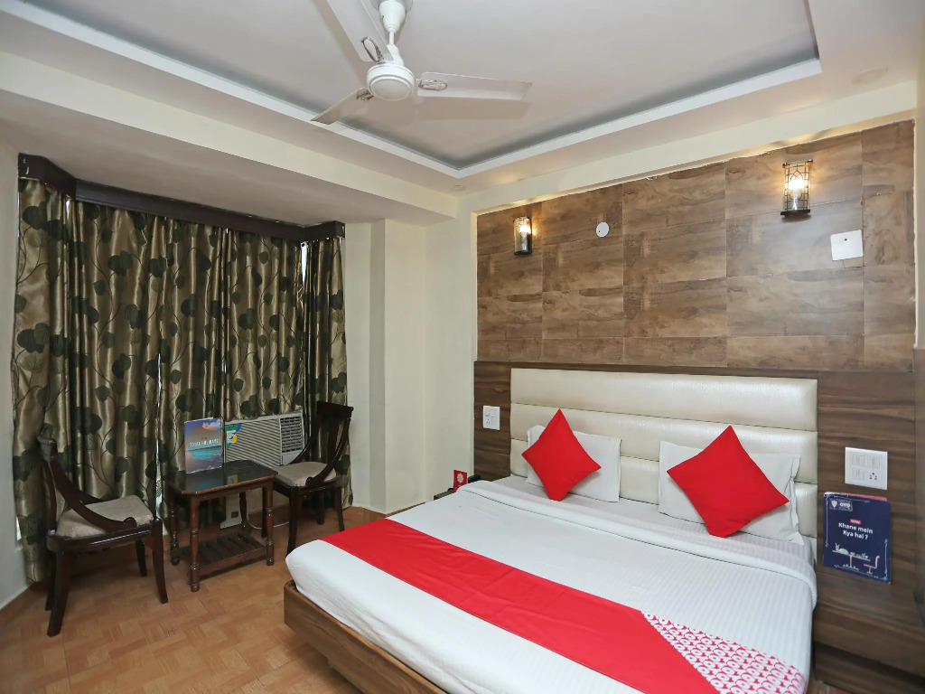 OYO 24954 Hotel Amrita