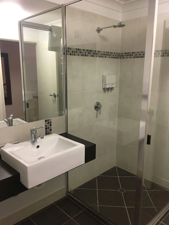 Bay Village Tropical Retreat & Apartments