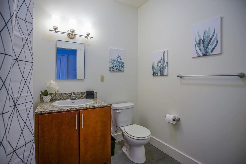 FRONTDESK 800 Capitol Apts Downtown Indy