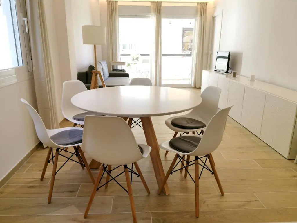 Bright 2 bedroom apt Golden Mile next to beach RDR225