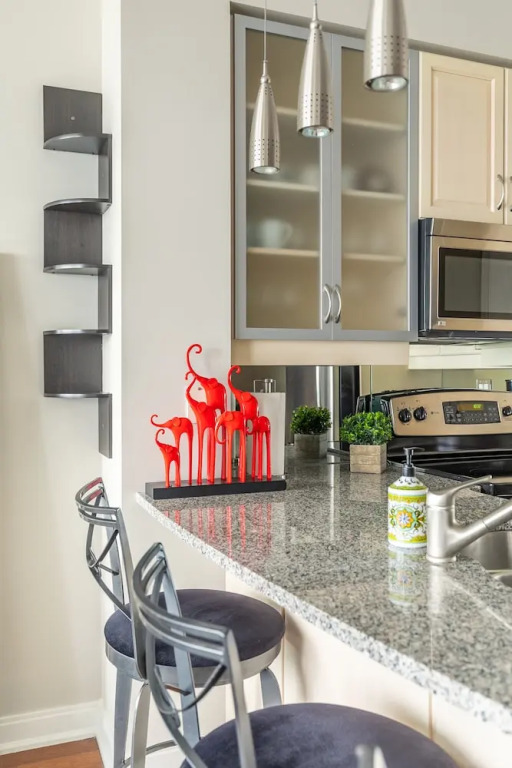 Perfect 1BR Executive Suite Yorkville