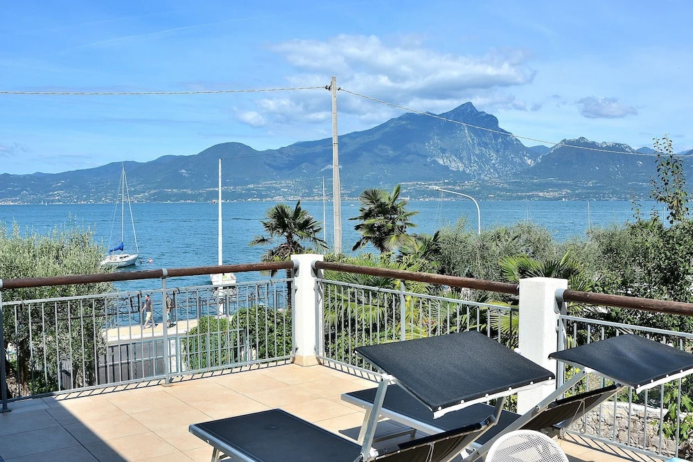 Casa Al Lago With Pool