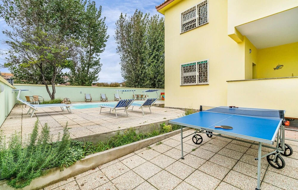 5 Bedroom Amazing Home In Torvaianica