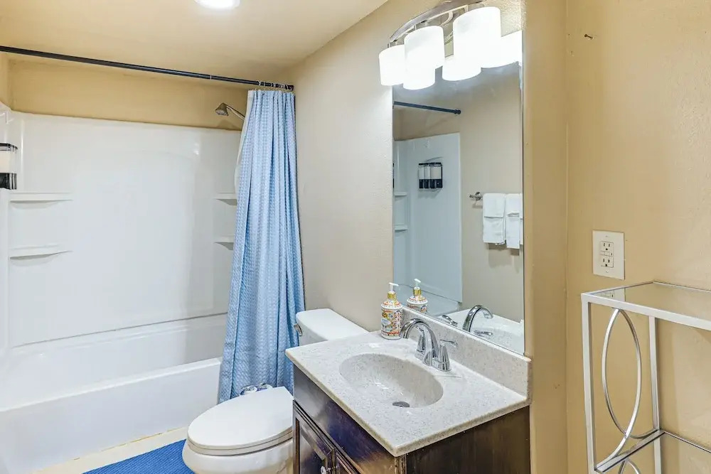 Cozy Home w/ Patio 24 Miles to Carlsbad Caverns NP