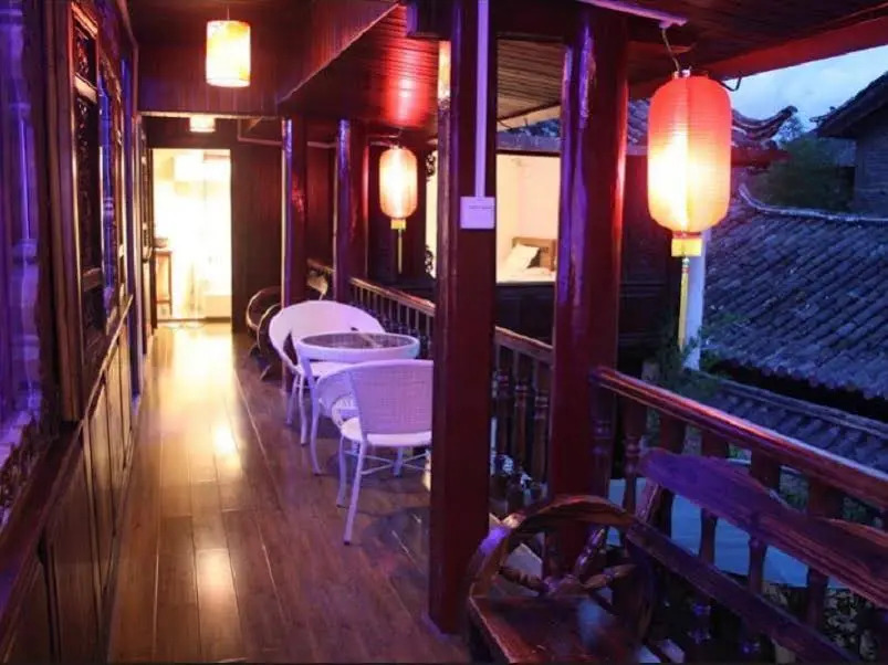Lijiang Emerald Bay Inn