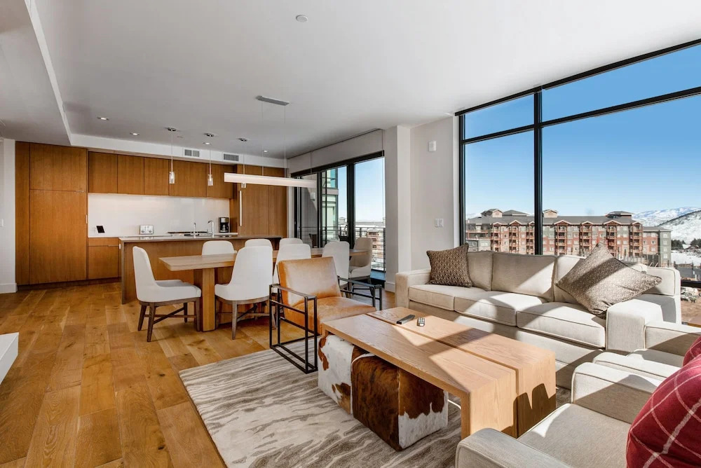 New Listing! All-suite Ski-in/ski-out Haven 3 Bedroom Condo