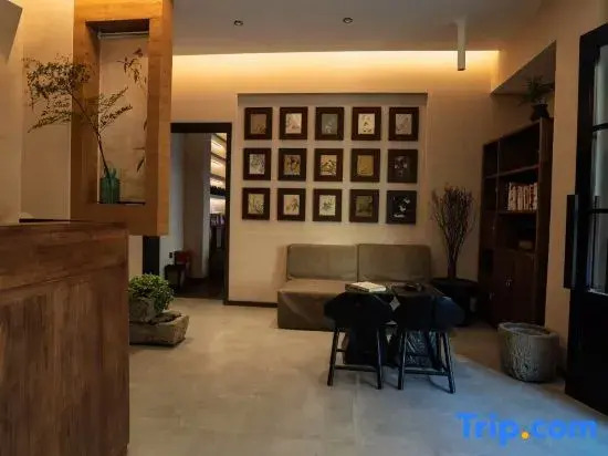 Xiaoshihou. Xiaoshihou Homestay (Border City Chatong Scenic Area)