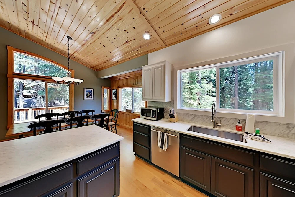 14394 Tyrol Rd Condo