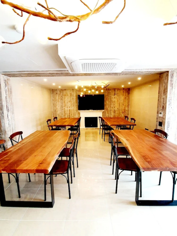 Uneed Hotel