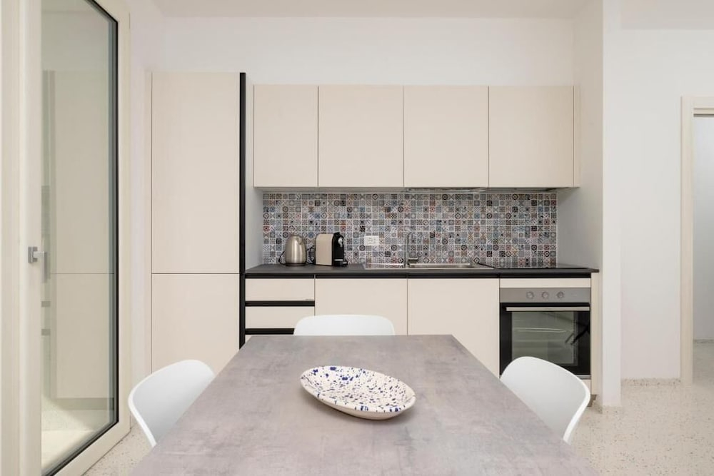 Perle Marine Suite Apartments