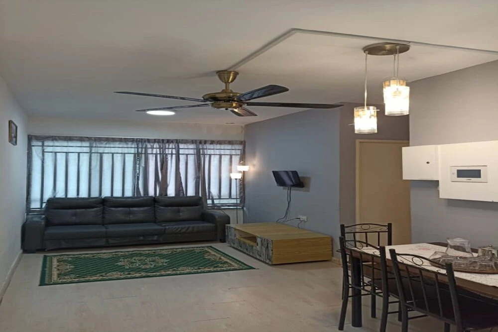 OYO 90437 Homestay Uuc