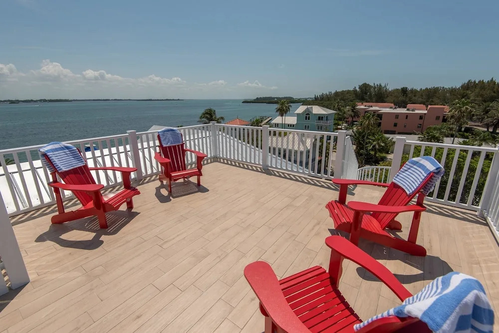 Coastal Horizons Apartment 6