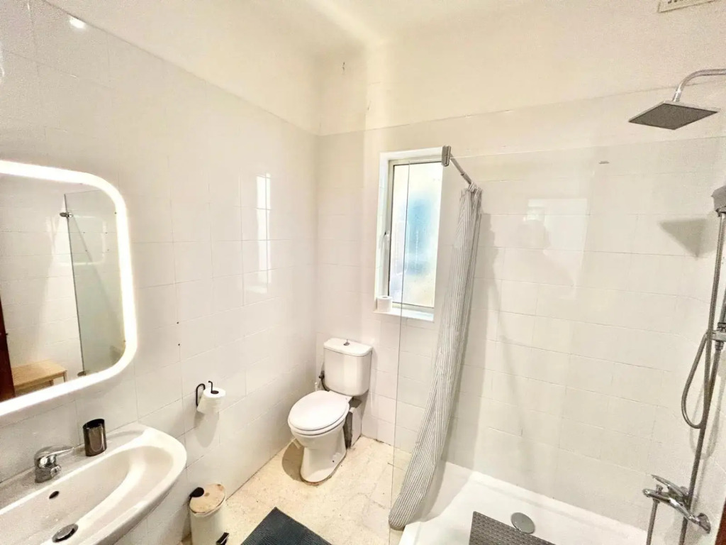 St Julians - Balluta Bay large 3 bedroom apartment