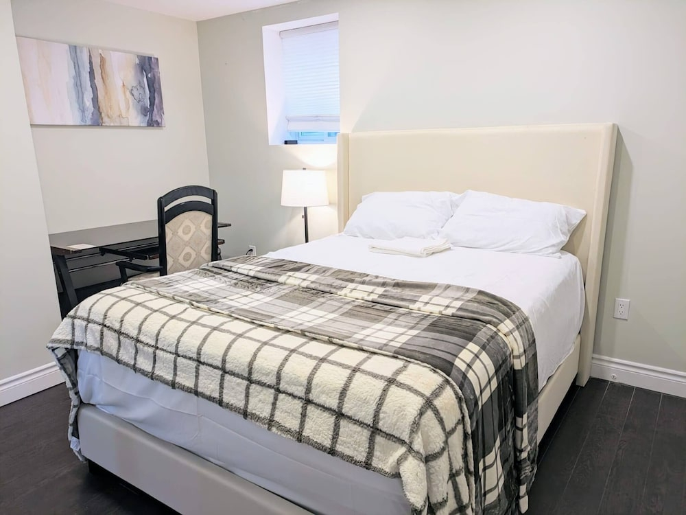 Cozy 2-bedroom House Rental in Brampton's Mount Pleasant