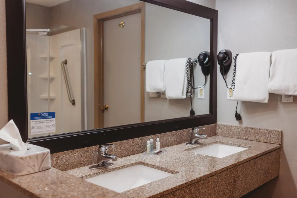 Clarion Inn