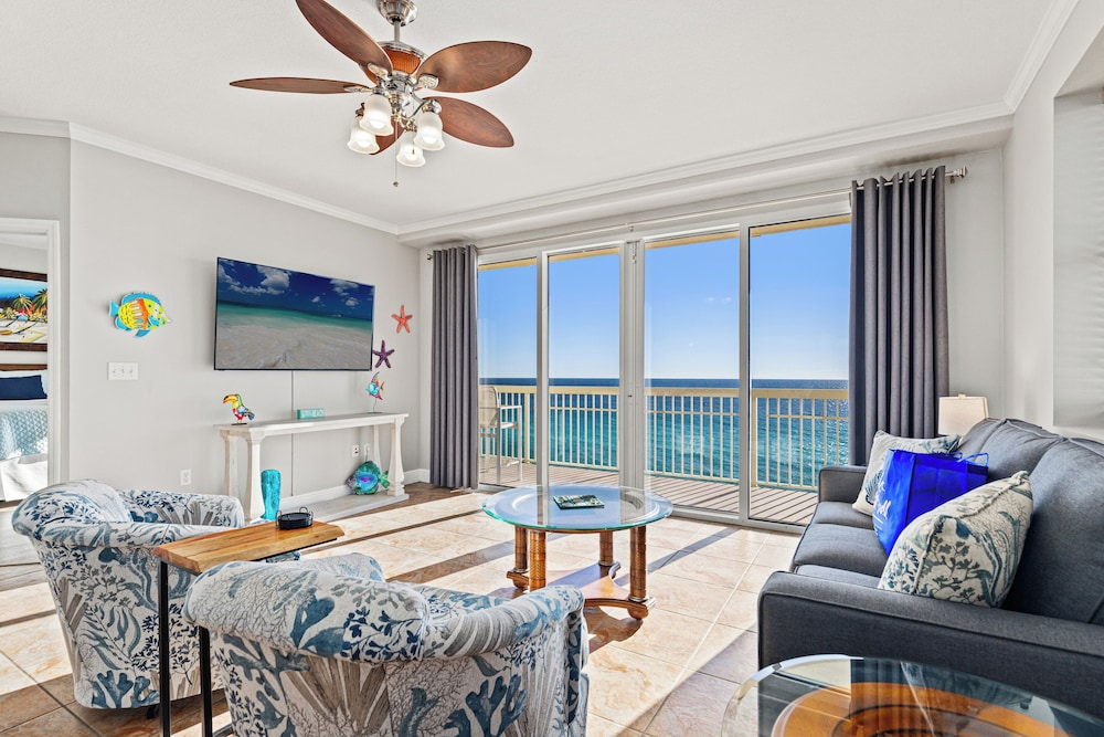 Splash, Relax & Repeat at Dolphin View Retreat! Beachfront! Sleeps 9!