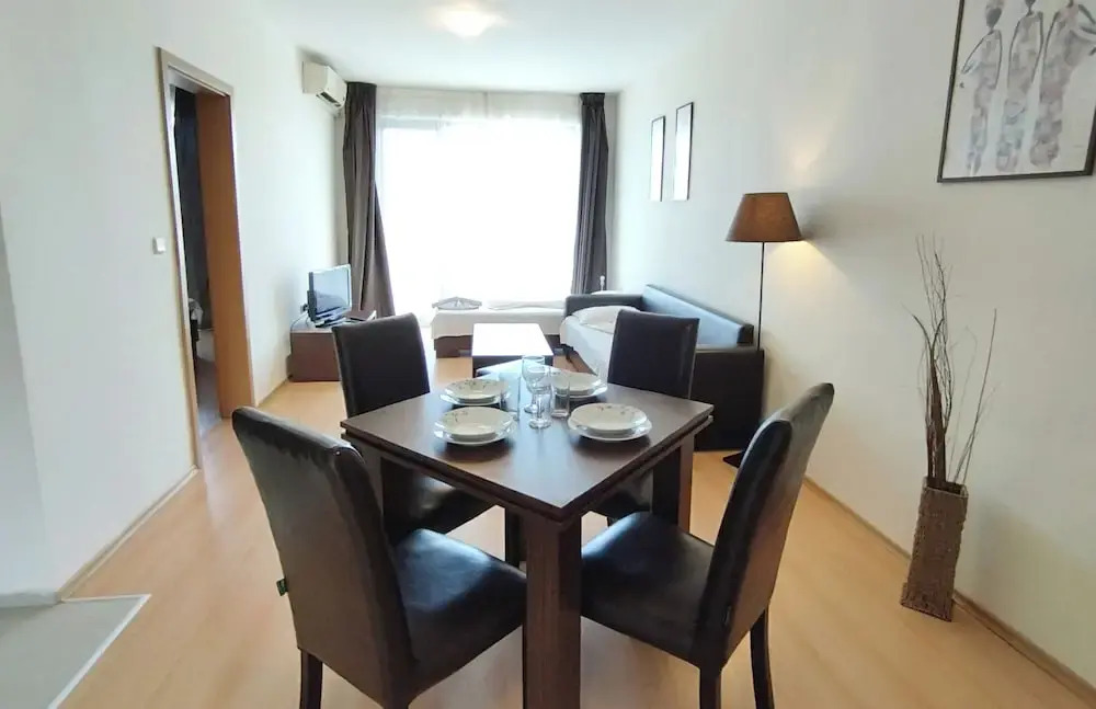 New Line Village Apartments, up to 4 Guests