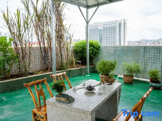 Lexuan Holiday Hotel
