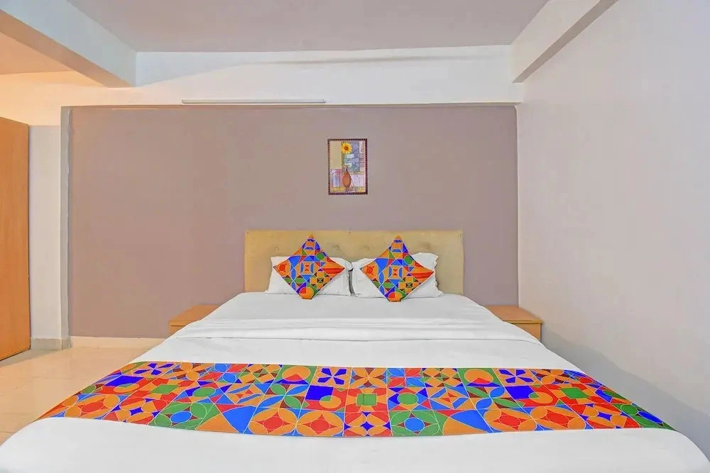 Fabhotel Panchsheel Crown