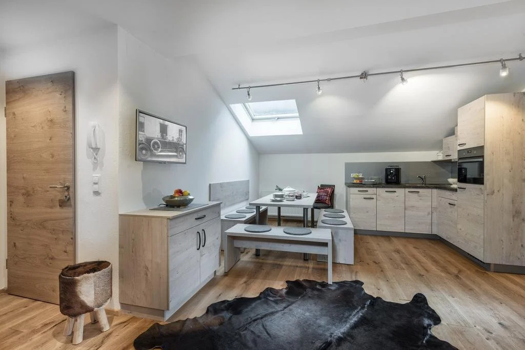 Ladinger, Landhaus