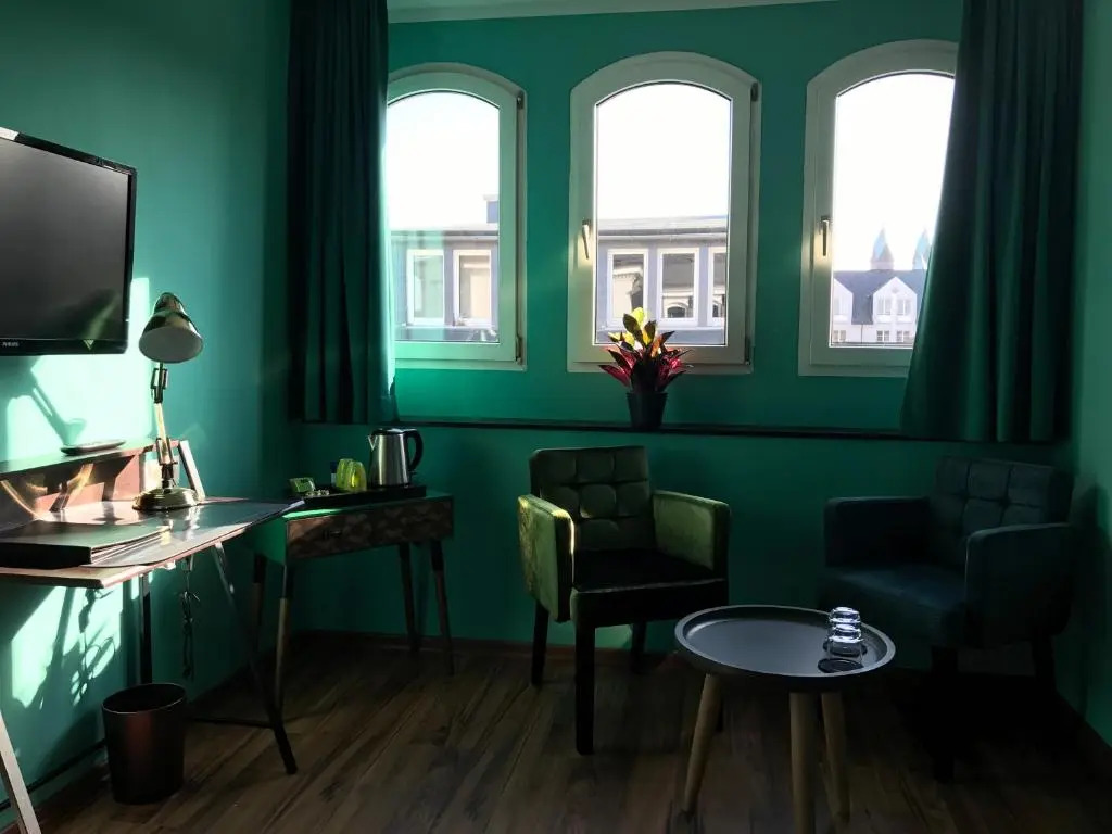 Hotel Mystique