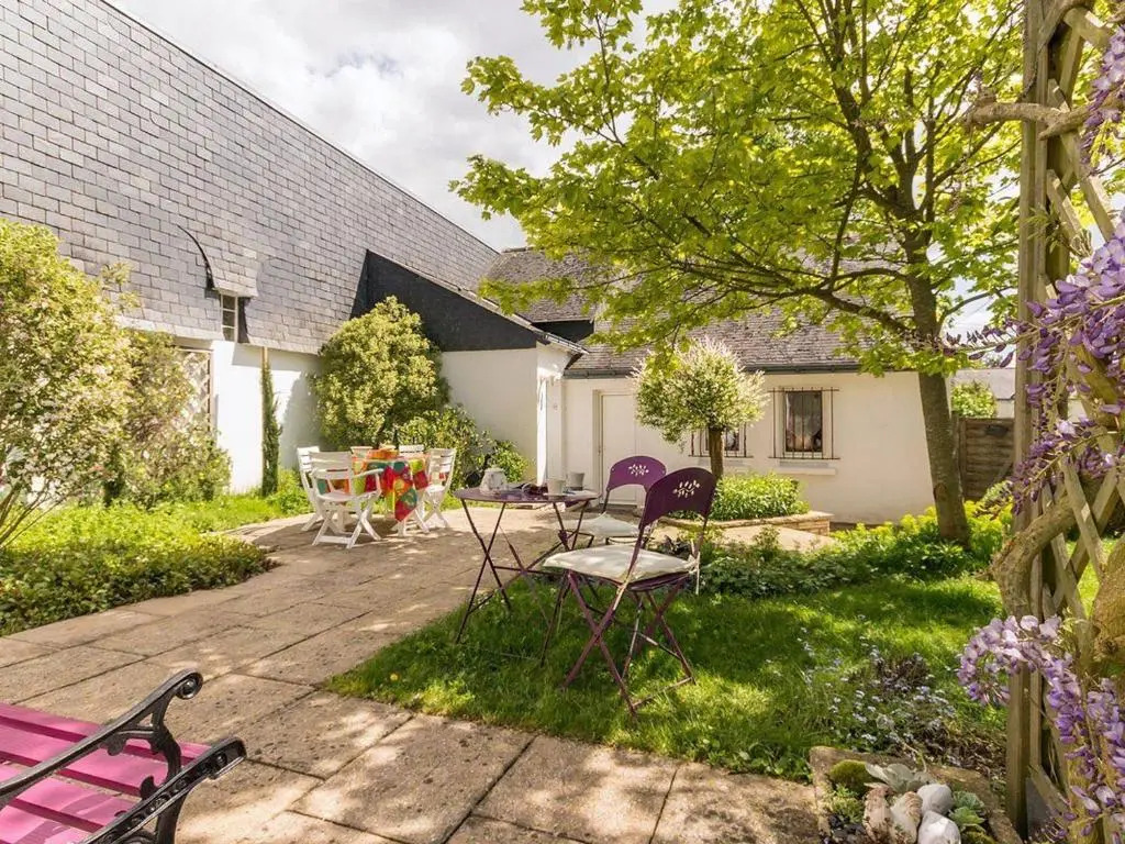 Gîte rénové calme avec jardin fleuri, à proximité du canal de Nantes à Brest et de la forêt du Gâvre - FR-1-306-1007