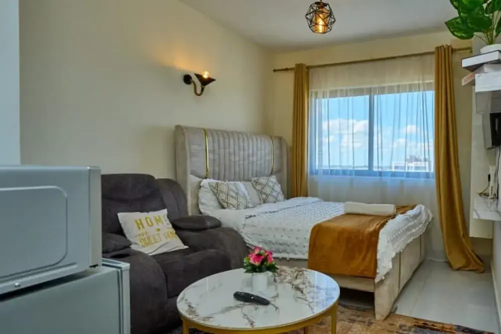 Studio Sleeps 2 With 24hr Check-in
