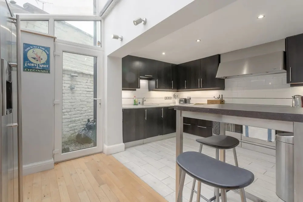 Stunning 2 Bedroom 2 Storey House in Battersea