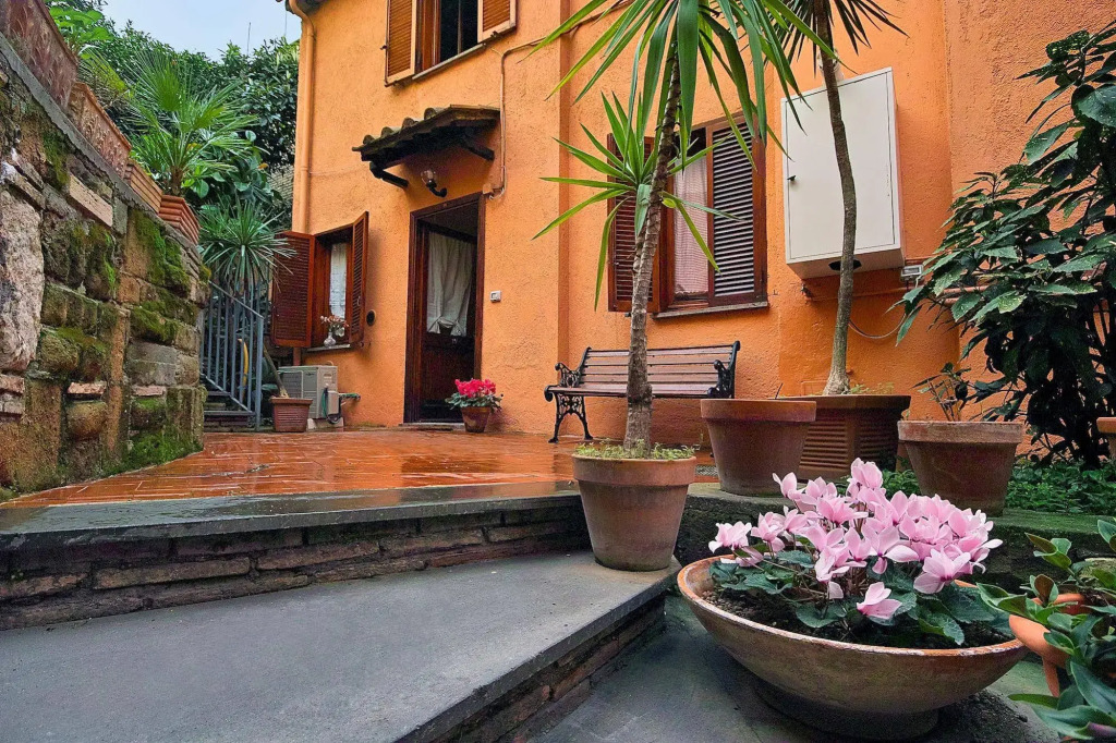 Cortile House