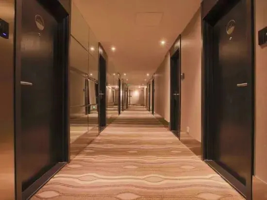 Orange Hotel (Qingdao North Railway Station Xinduxin)